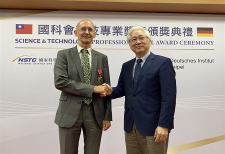 Taiwan Science & Technology Profession Medal presented to German Diplomat